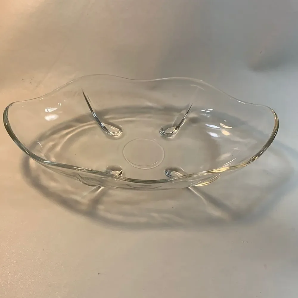 Vintage Clear Glass Oval Shaped 4 Teardrop Feet Scalloped Edge Serving Dish Bowl